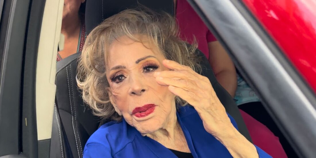 Silvia Pinal reaparece públicamente y así luce a sus 92 años | FOTOS