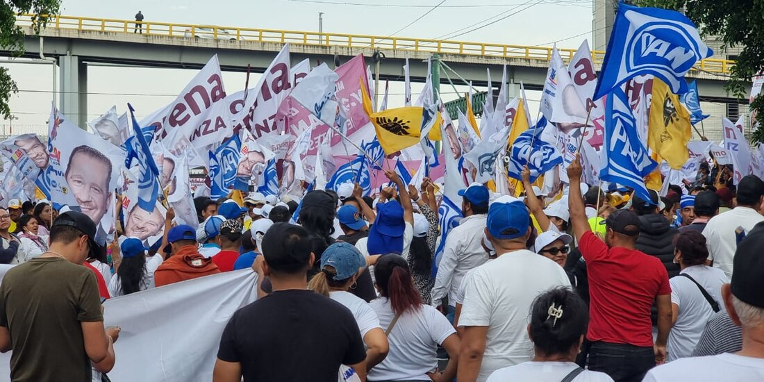 Previo al debate las porras de Morena y el PAN se encontraron