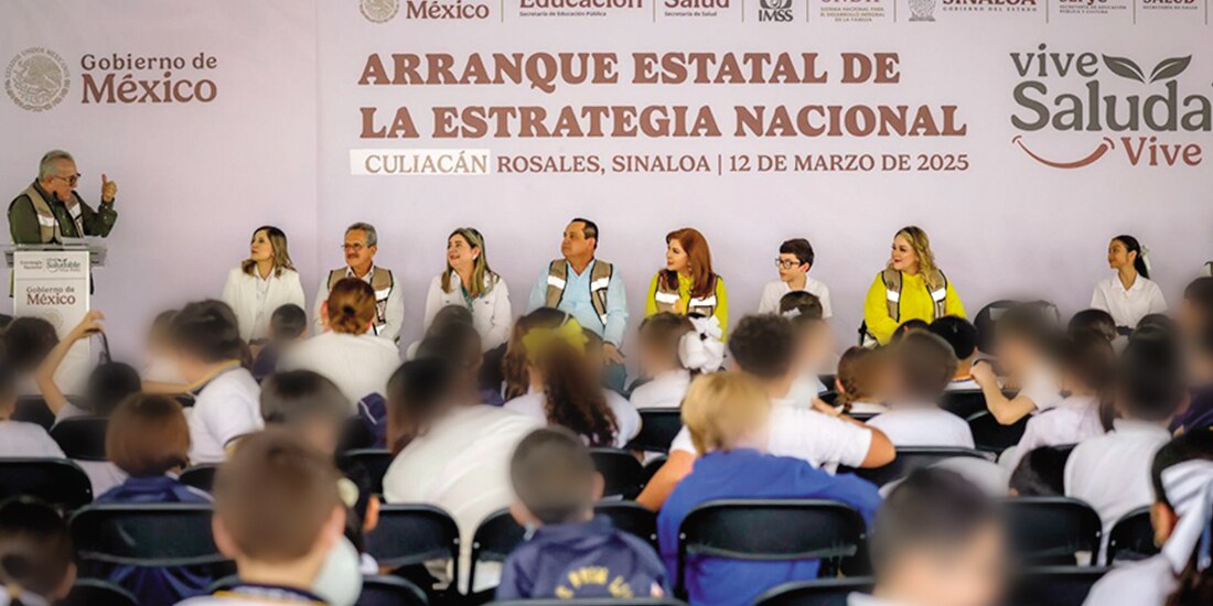 El gobernador de Sinaloa, Rubén Rocha, ayer, en el arranque del programa.