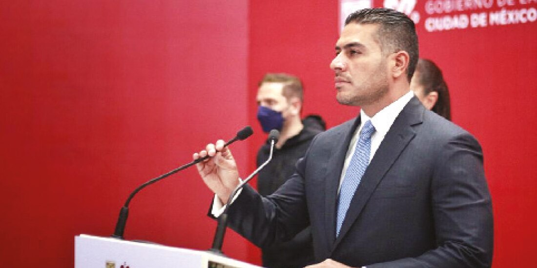 El titular de la SSC, durante su conferencia de ayer.