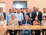 El morenista se reunió con integrantes del bloque en defensa de la 4T, el lunes.