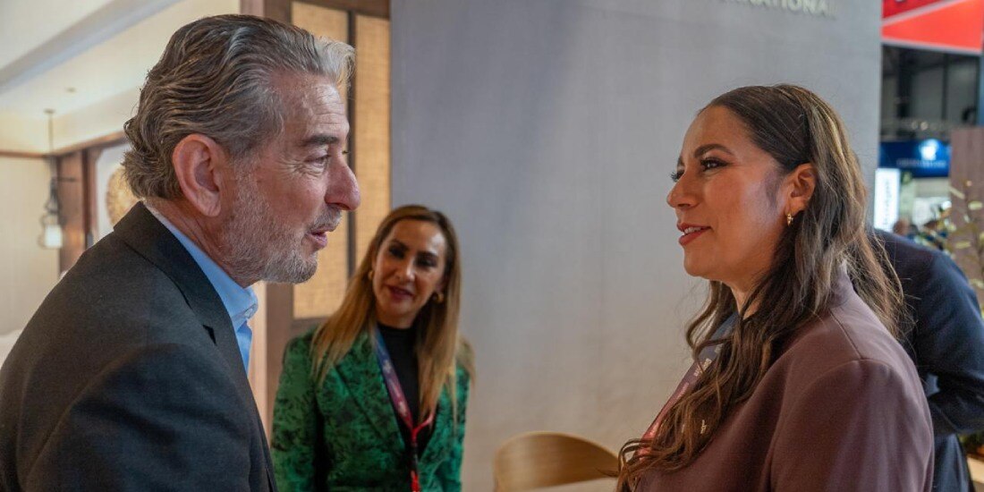 Libia Dennise García se reúne con representante de Meliá Hotels International.