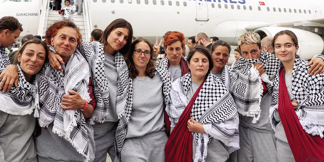 Activistas de la Flotilla Global Sumud, en el aeropuerto de Estambul, ayer.