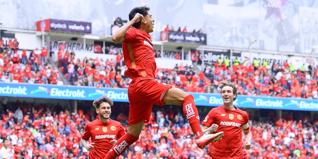 Toluca derrota a las Chivas.