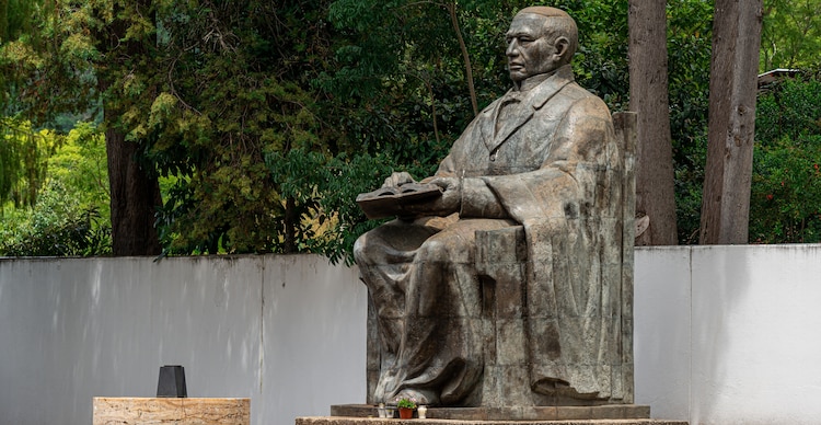Estatua de Benito Juárez en Guelatao, Oaxaca, México