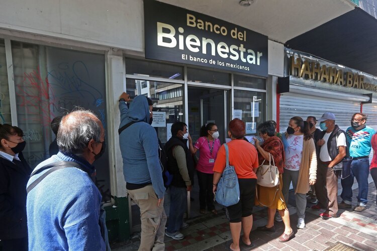 Beneficiarios de la Pensión Bienestar se preguntan si pueden o no recuperar el NIP de su Tarjeta Bienestar.