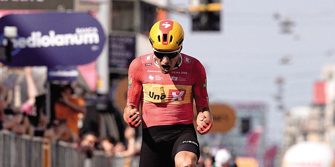 El noruego celebra tras ganar la carrera ciclista Giro d’Italia, ayer.