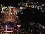 MILES DE MAZATLECOS y turistas nacionales y extranjeros disfrutaron el miércoles y madrugada del jueves de la gran fiesta de Año Nuevo en el malecón del puerto.