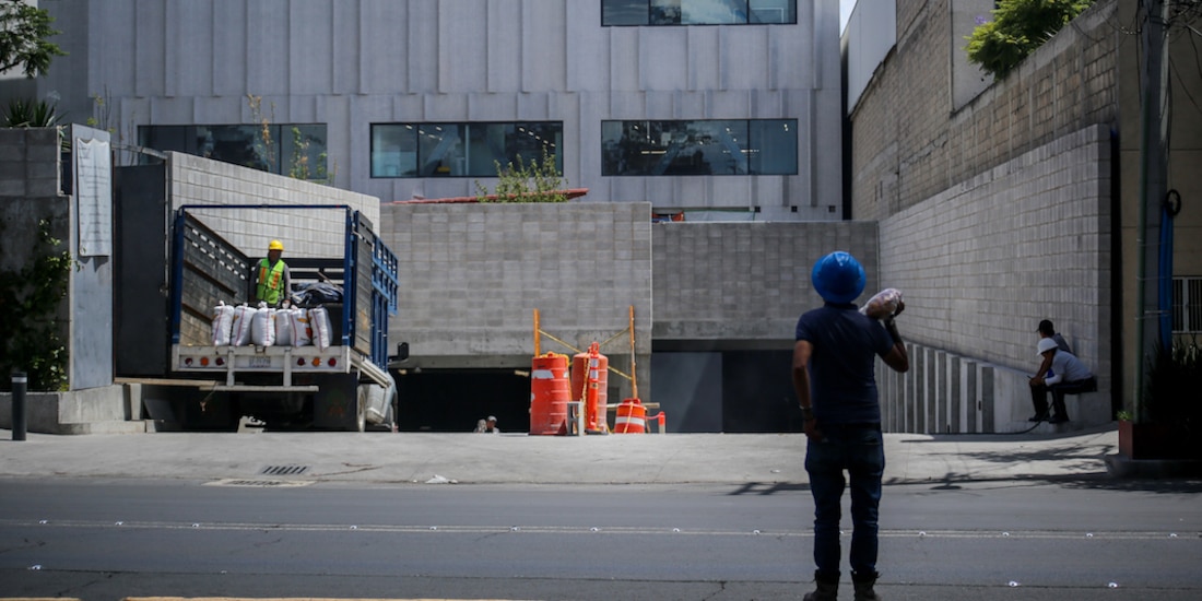 Las obras de lo que será el Acuario Michin, en Parque Tepeyac, continuaron ayer.