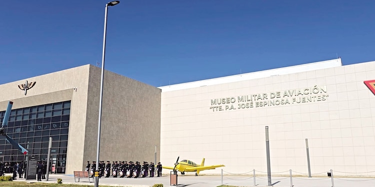 Fachada del Museo Militar de Aviación.