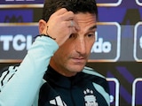 EL TIMONEL en la conferencia de prensa de ayer, con Argentina.