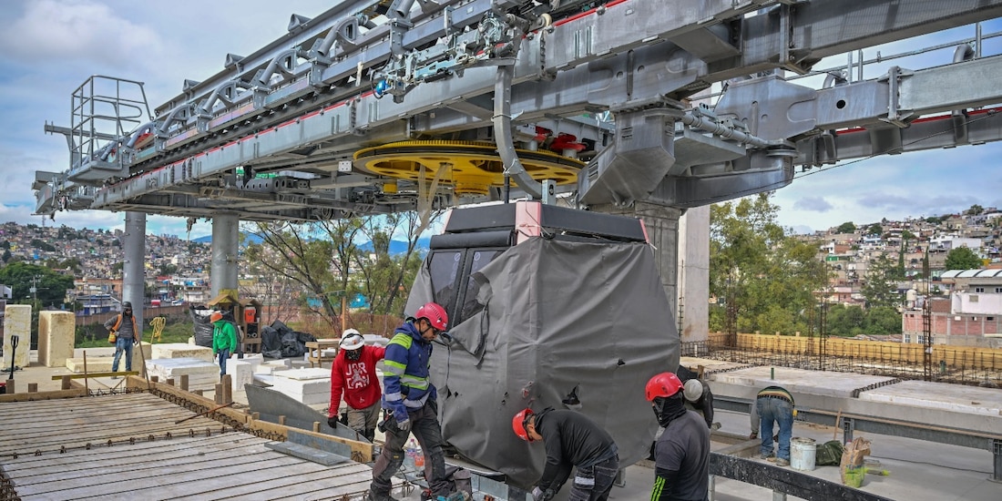 Trabajos de instalación del cableado en las 11 estaciones del sistema de transporte mexiquense.