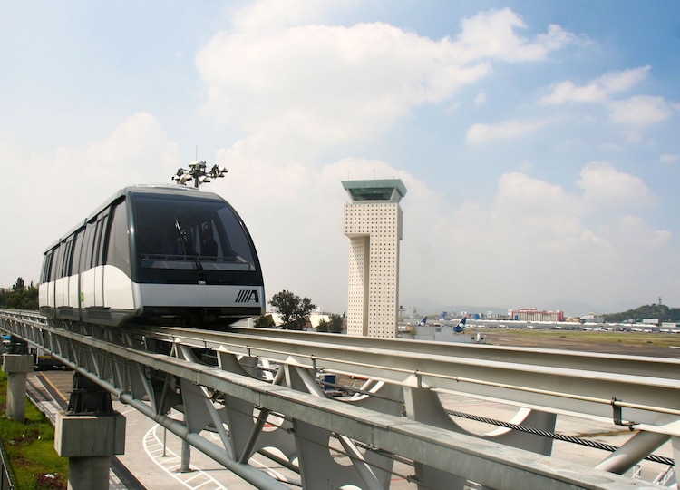 Aerotrén en el Aeropuerto Internacional de la Ciudad de México (AICM)