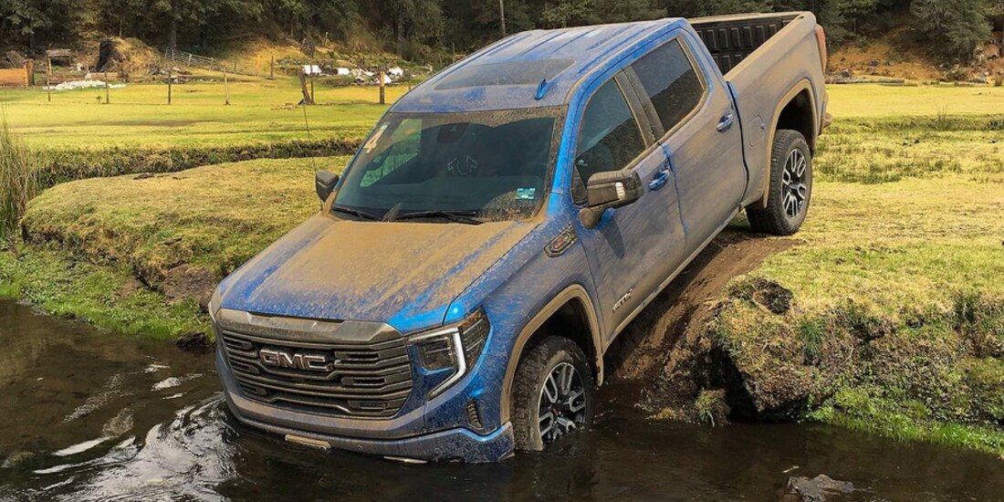 El costo de este vehículo es de 1 millón 5 mil 900 pesos.