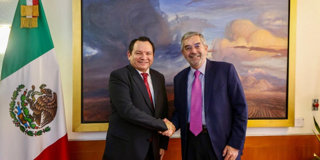 Joaquín Díaz Mena Impulsa el proyecto Renacimiento Maya en reunión con SRE.