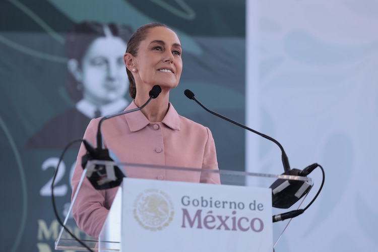 La Presidenta Claudia Sheinbaum durante su visita a San Quintín, Baja California.