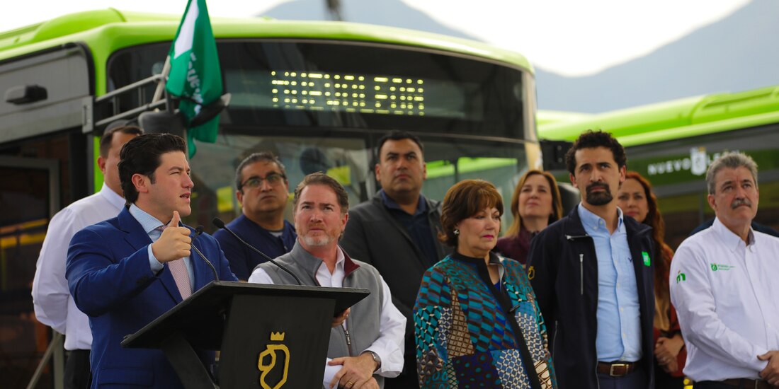“La flota más grande de América Latina, todos nuevos con WiFi, con accesibilidad completa para estar dando ya servicio a 17 municipios”, destacó Samuel García