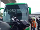Normalistas de Ayotzinapa intentan llegar a CDMX en camiones, pero son detenidos.