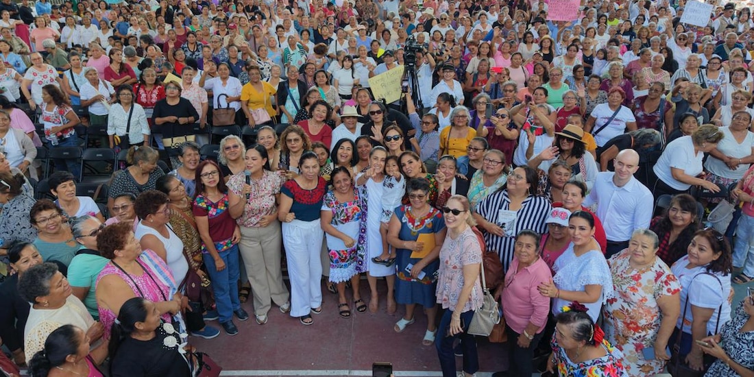 Al centro, la Presidenta Claudia Sheinbaum.