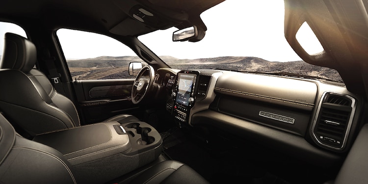 Con pantallas digitales, la cabina de la Ram 2500 HD es pura conectividad