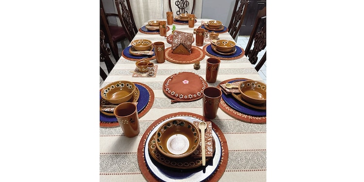 El barro le brinda una esencia muy mexicana a tu mesa.