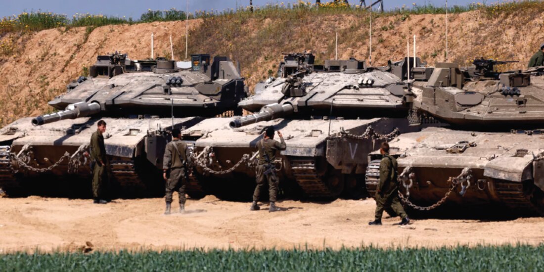 Tanques israelíes posicionados cerca de la frontera entre Israel y Gaza, en Israel, el 18 de marzo.