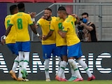 Jugadores de Brasil celebran una anotación ante Venezuela en la Copa América