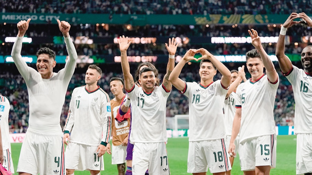Jugadores del Tricolor celebran la victoria sobre Chequia, el pasado 24 de junio