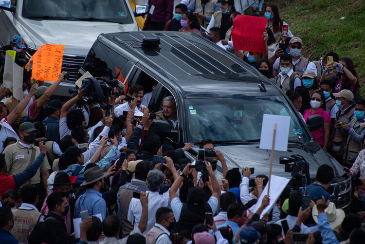 maestros de la CNTE, que en su momento apoyaron a AMLO, bloquearon en más de una ocasión el paso al Presidente en su gira por Chiapas, el pasado viernes.