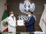 Entrega a hospitales del ISSSTE.
