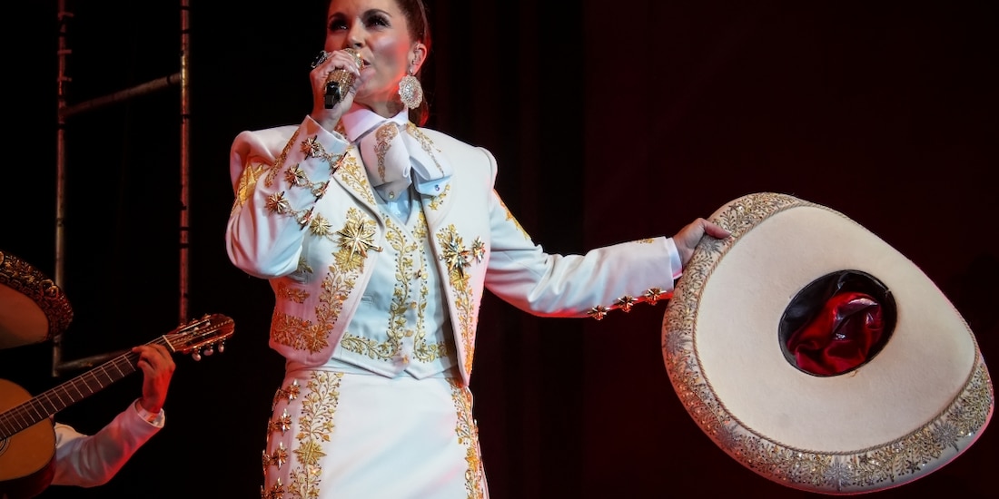Lucero celebra 46 años de historia musical con sold out en el Auditorio Nacional