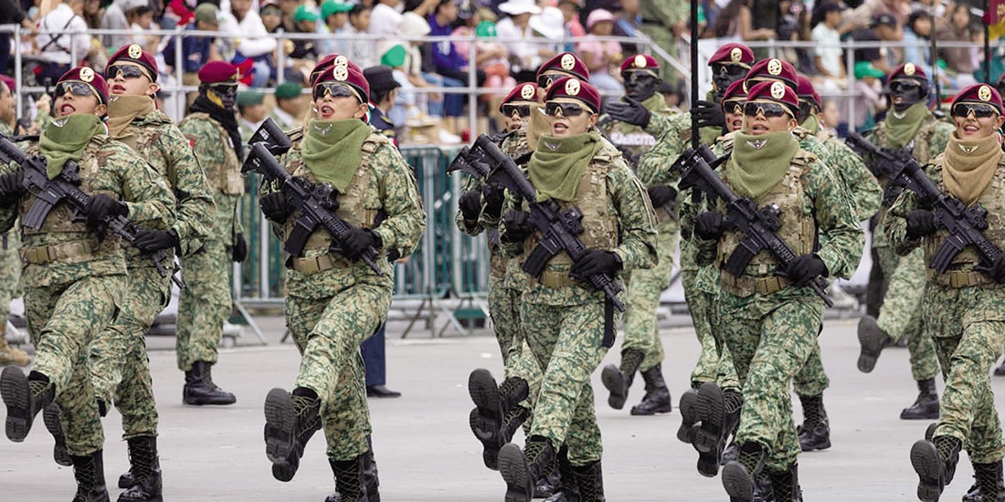 Boinas rojas del Ejército Mexicano, ayer, durante el desfile militar.
