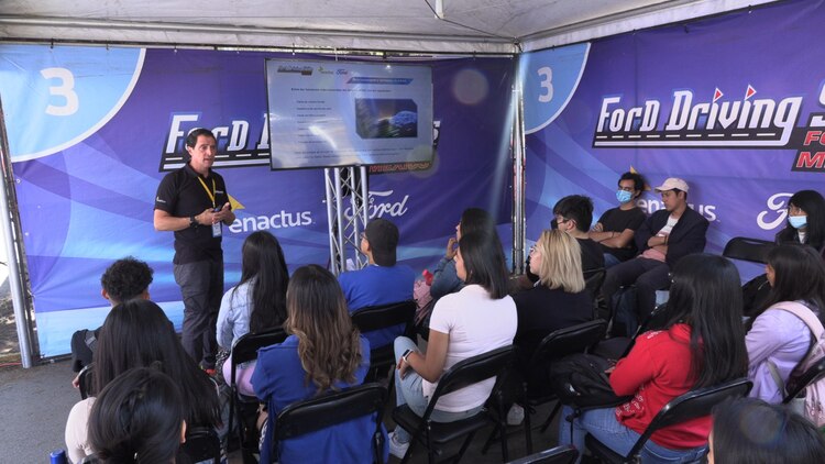 Este taller busca informar a los asistentes sobre los diferentes funcionamiento de los Sistemas Avanzados de Asistencia a la Conducción (ADAS), de la marca, los cuales están orientadas al monitoreo y asistencia del vehículo y su entorno, principalmente.