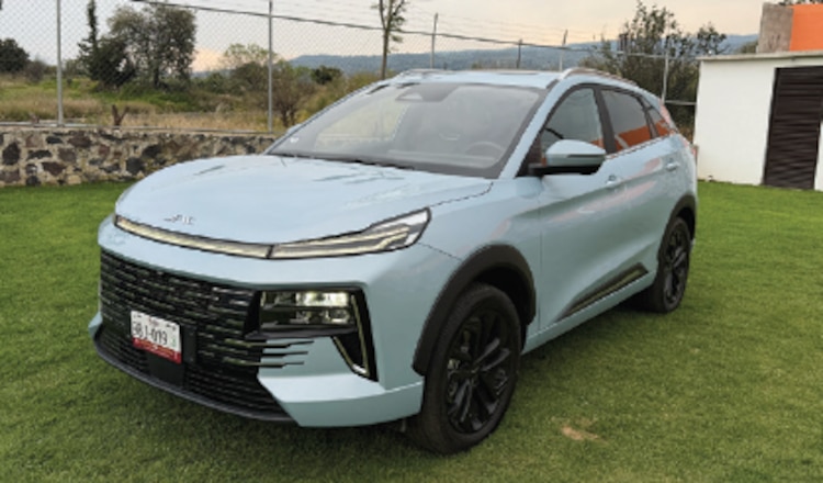 JAC 6 PHEV redefine el futuro de la movilidad