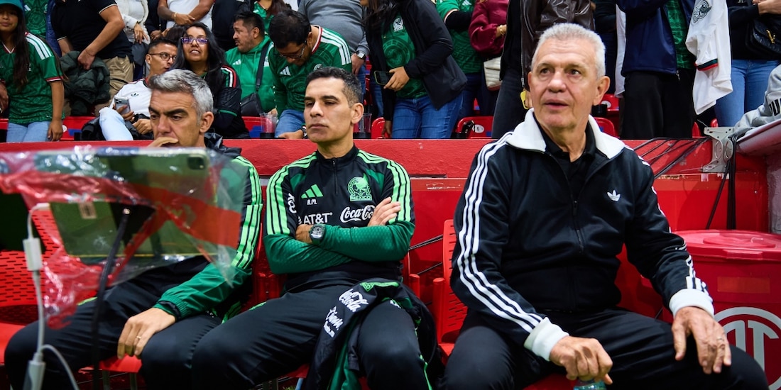 Javier Aguirre en el México vs Serbia antes del Mundial 2026