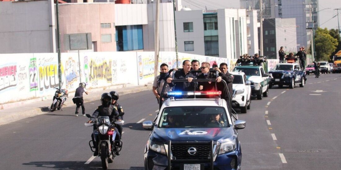 Los alcaldes, al encabezar un dispositivo de seguridad en Santa Fe, ayer.