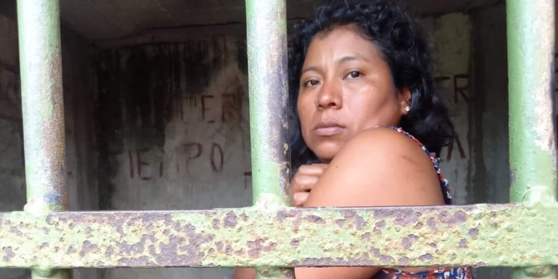 Encarcelan a mujer en Oaxaca por querer contender a cargo de elección.