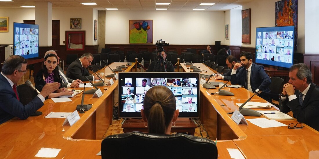 Claudia Sheinbaum, Presidenta de México, ayer, en reunión con empresarios.