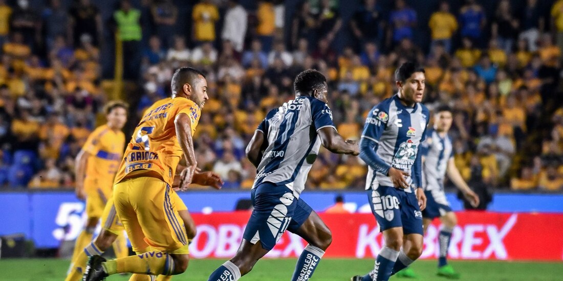 Una acción del Tigres vs Pachuca, cuartos de final de ida del Apertura 2022 de la Liga MX.