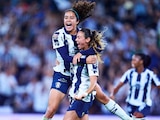 Jugadoras de Rayadas celebrando su gol ante el América.