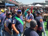 La afición de la F1 se dio cita en el AHR desde muy temprano.