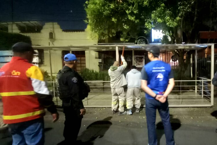 El operativo busca garantizar el libre tránsito para peatones, ciclistas y personas con discapacidad.