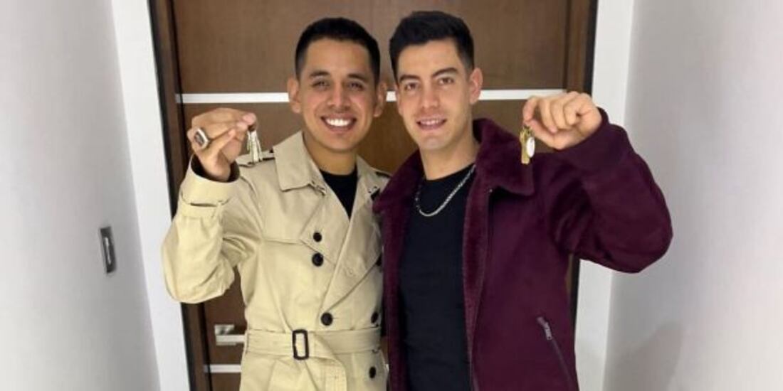 Jhonny Caz protesta contra la homofobia en Six Flags y se besa ahí con su prometido