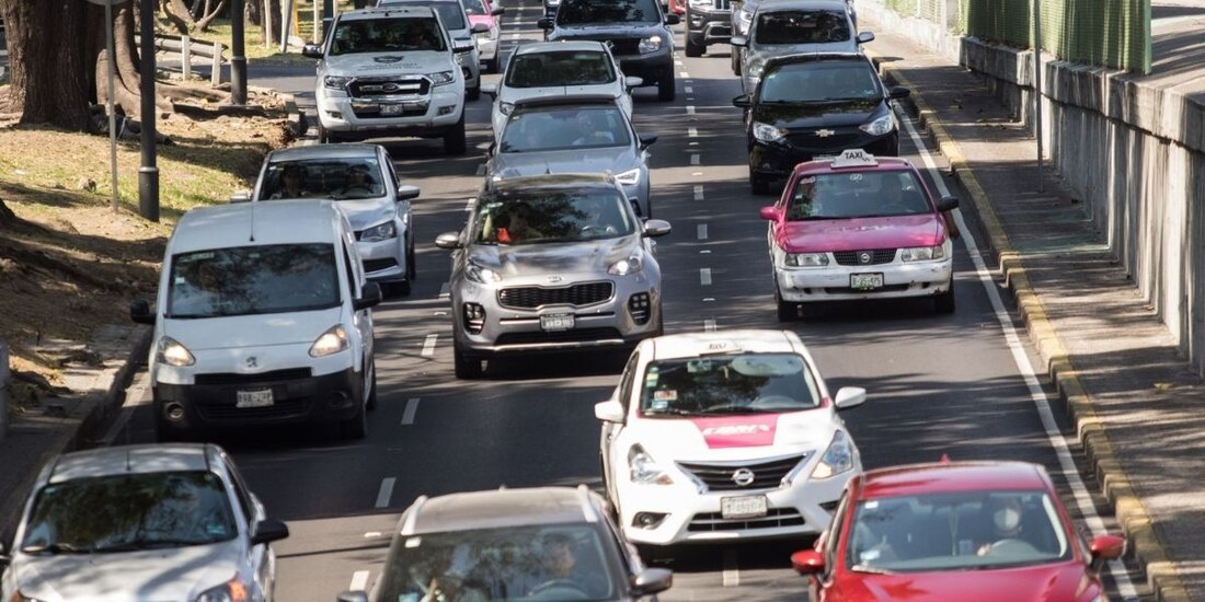 Evita multas y conoce qué días no circulas los próximos seis meses al consultarlo en línea.