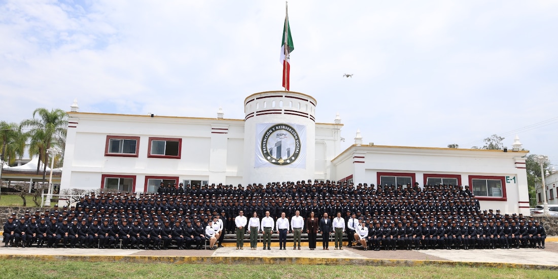 Veracruz gradúa nueva generación de agentes penitenciarios federales