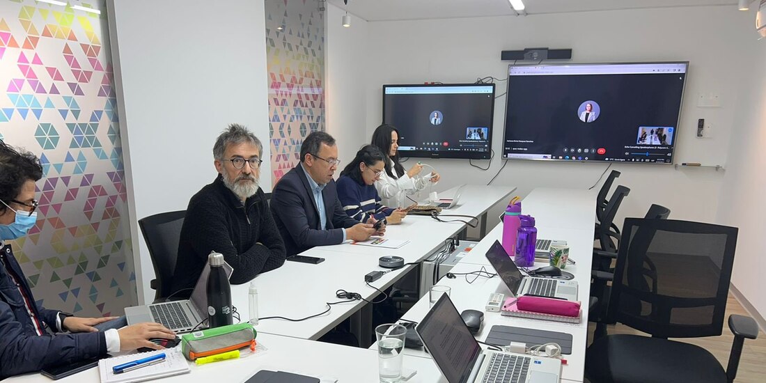 El equipo del izquierdista expone que los delegados de Hernández no acudieron a la reunión para fijar las condiciones.