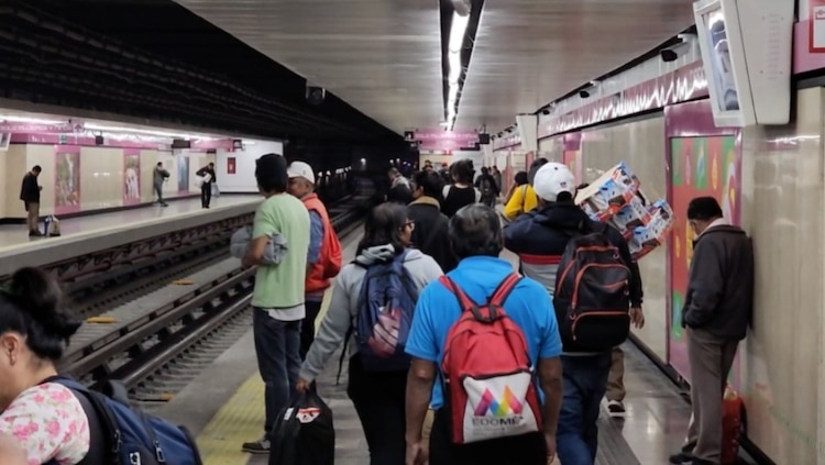 Los globos metálicos representan un riesgo alto de corto eléctrico si hacen contacto con las vías.
