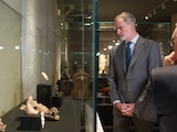 El Rey Felipe VI visita la exposición “La mitad del mundo. La mujer en el México indígena” en el Museo Arqueológico Nacional de Madrid.