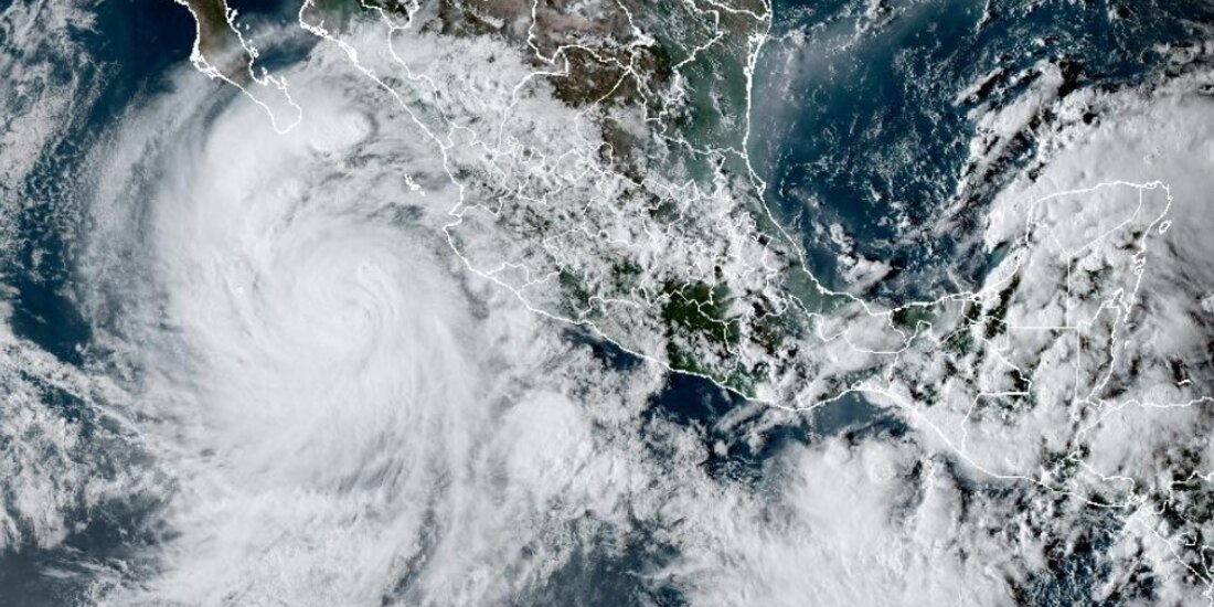 Huracán "Priscilla" se acerca a territorio mexicano, según los pronósticos.