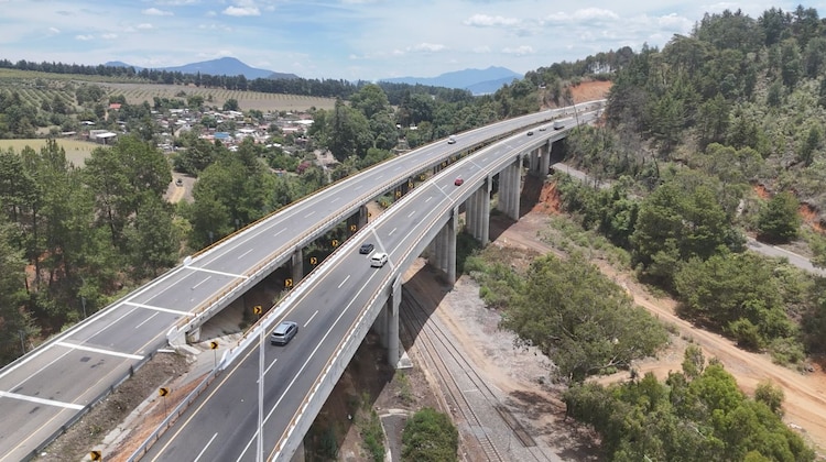 La ampliación de la autopista Siglo XXI agilizará las exportaciones agropecuarias desde el occidente del país.